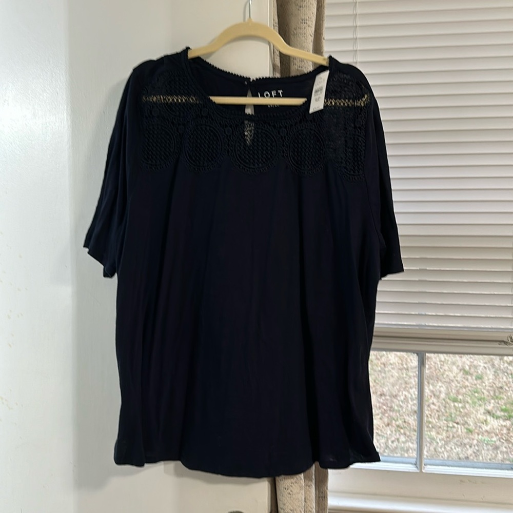 NWT LOFT NAVY FRONT DETAIL DRESSY TEE SIZE 24/26